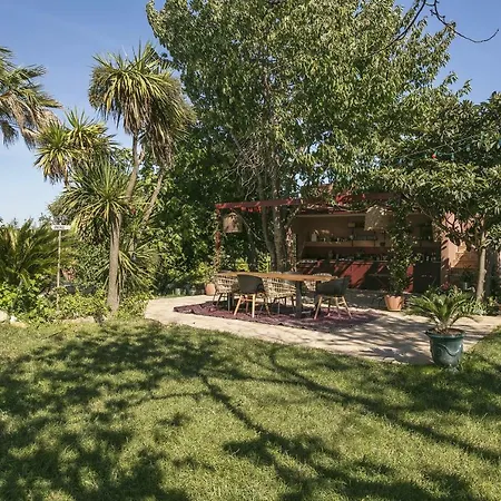 Holiday home Domaine Sesquier Mas D'exception Acacia